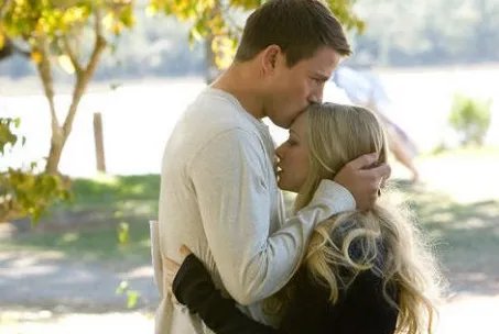 毕业了就结婚，这种从校服到婚纱的爱情有多甜？