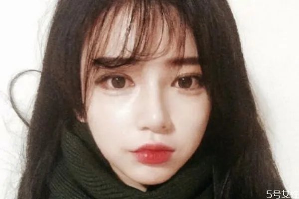 额头小适合刘海吗 额头窄该不该留刘海