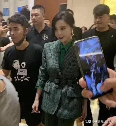 李晨范冰冰分手是谁的原因?李晨有过几个女朋友?