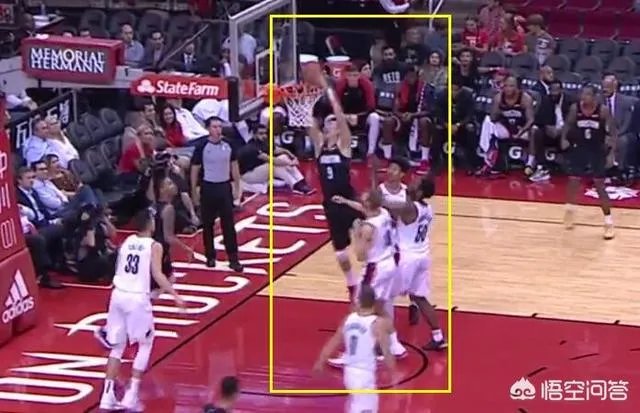 周琦登场，强势完成双手暴扣，为什么火箭队替补席连个鼓掌的都没有？