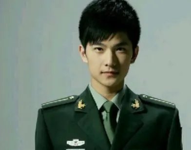 同样演“军人”，把杨洋、黄景瑜和王宝强放一起，为何说差别一目了然？