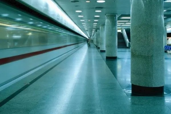 厦门吕厝地面发生塌陷，为何地铁施工刚刚通过安全评估就发生事故？