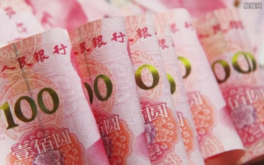 富婆20万睡22岁小伙 小伙为钱出卖身体