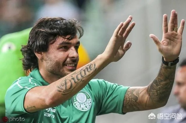 埃尔克森和高拉特以天价年薪“归化”我国，你认为对每逢比赛就“腿软”的国足有作用？