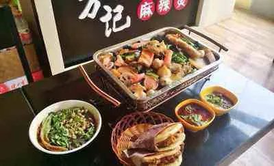 万记麻辣烫的经营模式