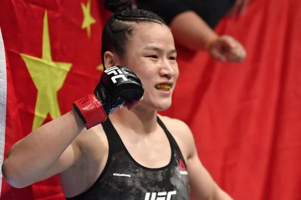 乔安娜首次露脸直播!为什么大家说张伟丽厉害？