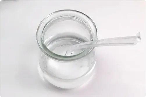 不用胶水和硼砂水和粘土和剃须泡怎么做起泡胶？