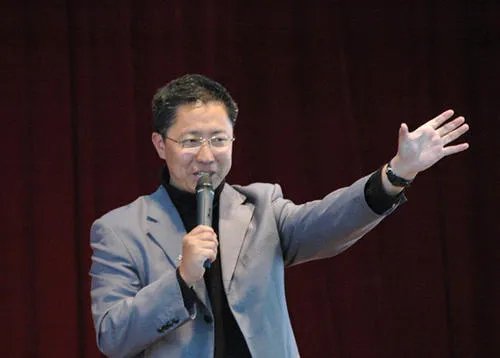 李阳家暴门后首发声，将起诉前妻，两人为何会闹到这种地步？