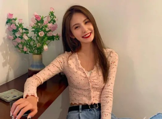 网红甜仇的个人简介如何？