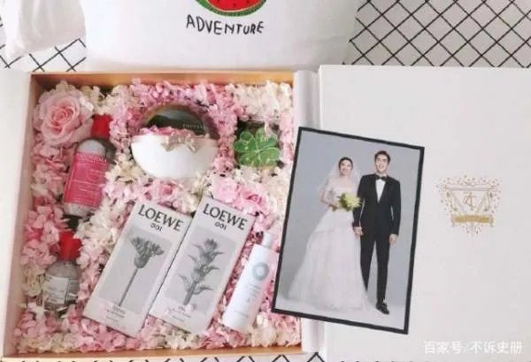 张若昀唐艺昕婚礼,首次曝光出了哪些风格的婚纱服?