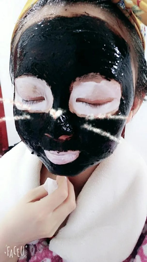 眼角的细纹很多，求推荐几款好用的眼膜？