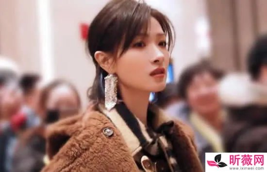 万茜为什么被称为皇族 万茜为什么突然那么火