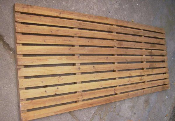 学生为何会自带床板入学呢?