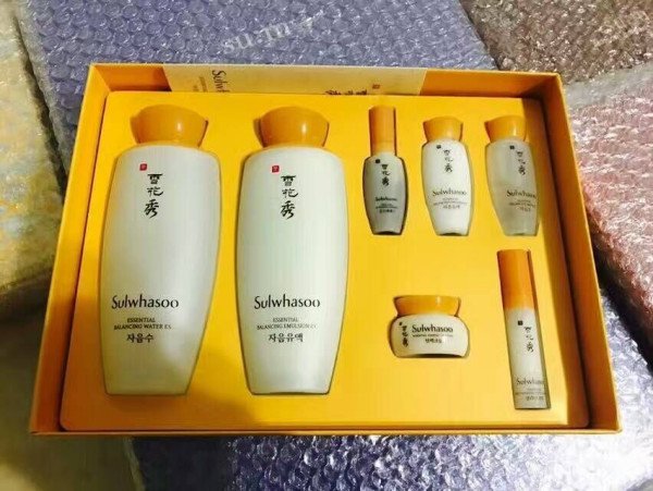 从聚美优品上买的一套雪花秀，600元，搞活动买的，不知道真假，给位大神帮忙鉴定下