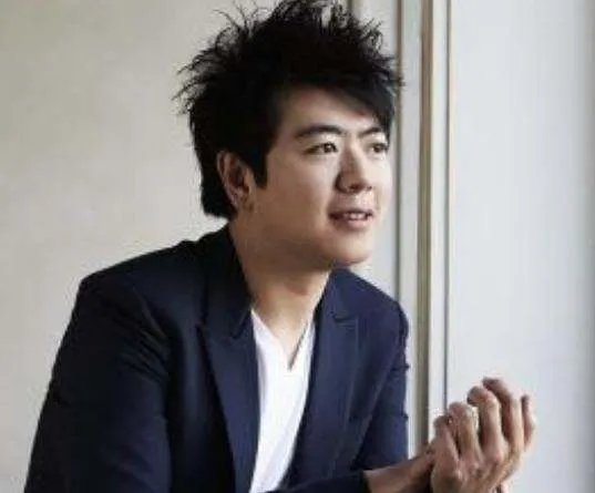 天才钢琴师郎朗:和巩新亮相恋4年,为何最后娶了一个混血女人?