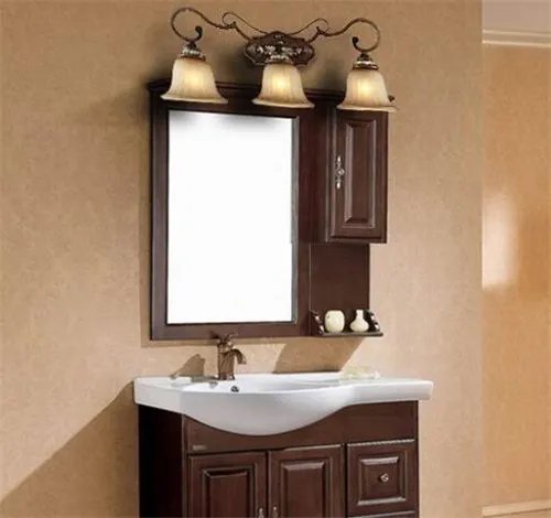 卫生间有必要装镜前灯吗 听听20年经验老师傅是咋说的