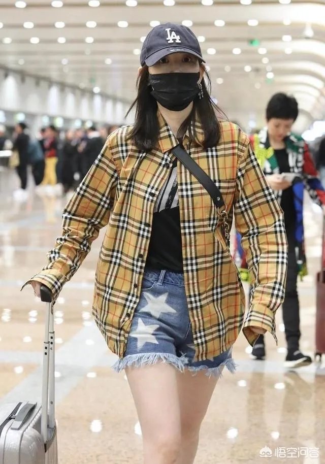 马蓉在机场的私服穿搭好看吗？