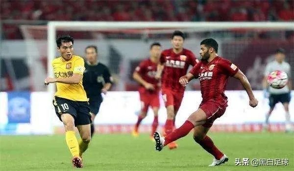 如果中超第28轮上港2:0击败恒大，最终谁会夺冠，为什么？