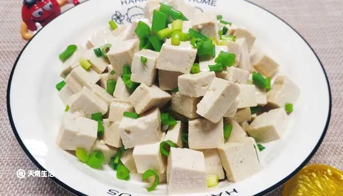 小葱拌豆腐歇后语的下一句