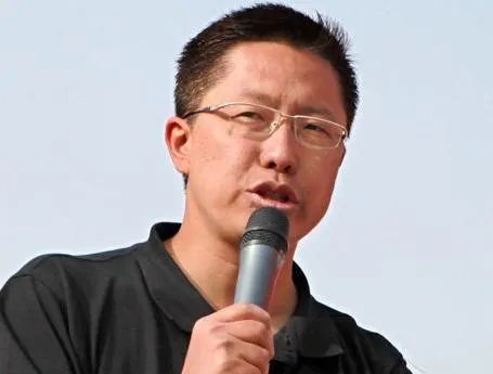 李阳家暴门后首发声,将起诉前妻,两人为何会闹到这种地步?