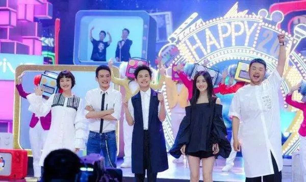 湖南卫视《快乐大本营》为什么需要那么多的主持人呢？