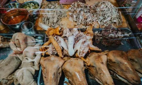 国内最好逛的地摊夜市，兰州正宁路可以上榜吗？