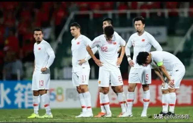 国足招入多名归化前锋，武磊还能竞争首发位置吗？