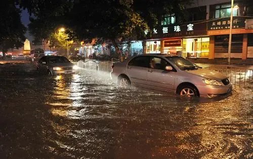 濮阳遇强降雨，积水最深1米6，当地展开了哪些应对举措？