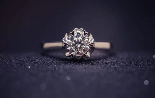 三克拉钻戒价格多少  钻戒都有哪些品牌