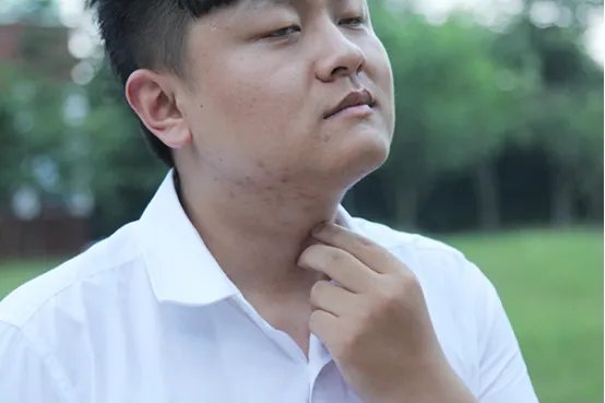 鱼刺卡在喉咙里怎么办