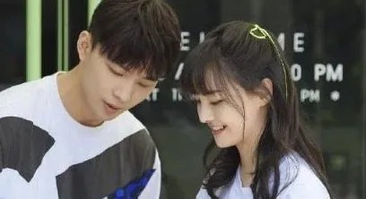 郑爽前男友张恒再收限制消费令，部分员工对他讨薪起诉， 你怎么看？