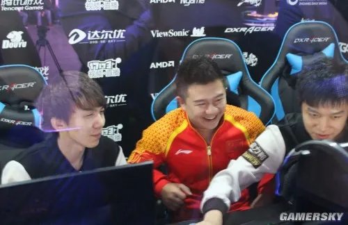 直击《英雄联盟（LOL）》NEST火爆现场 “球王”贝拉依旧波涛汹涌