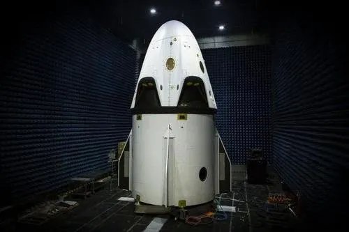 SpaceX载人“龙”飞船发射升空，这艘飞船发射的目的是为了什么？