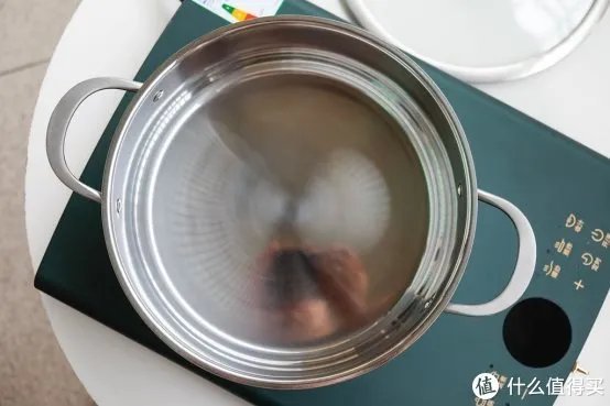 守护家人远离辐射危害，九阳电磁灶帮你轻松搞定