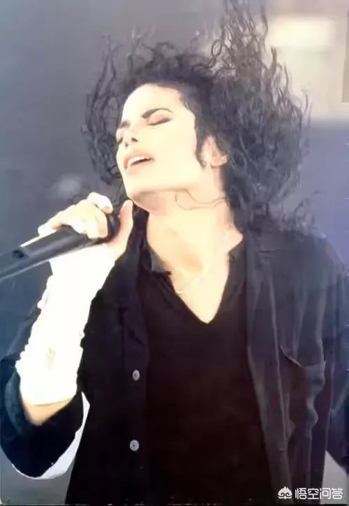 为什么全世界有成千上万人模仿迈克尔杰克逊跳舞，却很少有人模仿他唱歌？