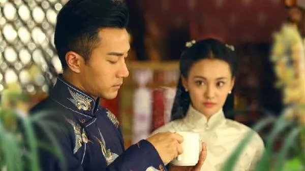 香港老戏骨刘丹的儿子刘恺威参演过哪些电视剧，为何这么多年都不火？