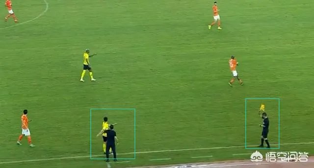 中超第10轮，恒大客场击败武汉，卡纳瓦罗在比赛中突然推了杨立瑜一把，发生了什么？