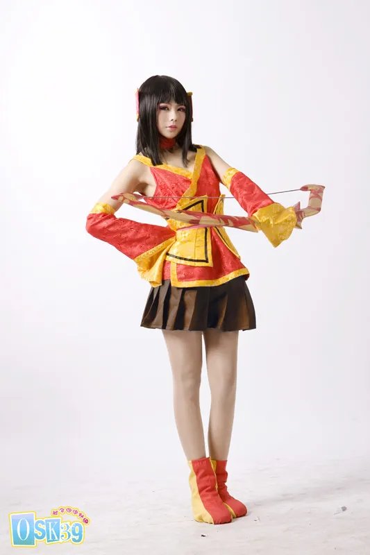 国产美女大胆Cos《仙剑3》龙葵 竟只用白布遮私处