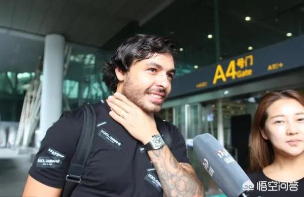 埃尔克森和高拉特以天价年薪“归化”我国，你认为对每逢比赛就“腿软”的国足有作用？