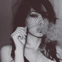 有没有好看的非主流颓废女生头像～