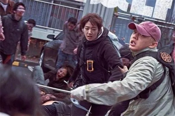 韩国好看的丧尸片前十名：《活着》上榜，第三是古装片