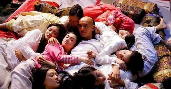 鹿鼎记中，苏荃和阿珂到底为什么对韦小宝态度突变？