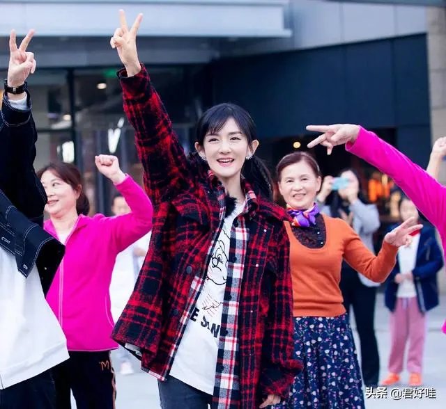 你认为广场舞能变成舞台艺术吗？