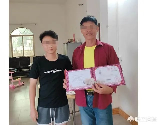 高考生伪造清华录取通知书背后的原因是什么？