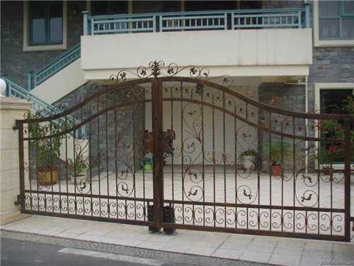 铁艺大门四大性能特点  铁艺大门贵不贵