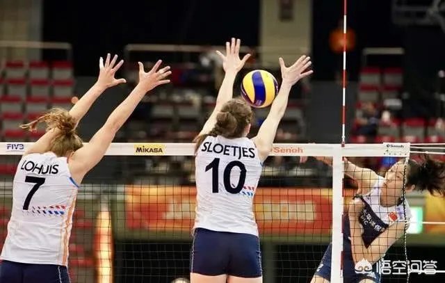 女排世锦赛中荷大战第三局,朱婷为什么罕见动怒,袁心玥还一旁尬笑,当时发生了什么?
