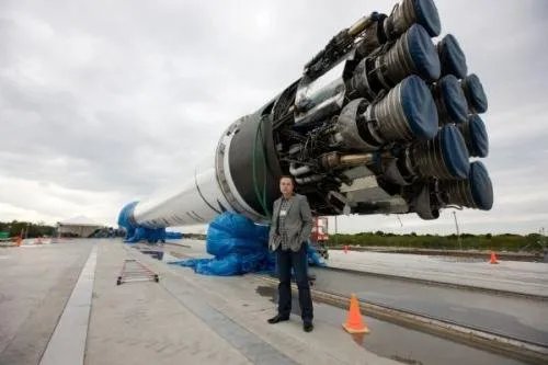 SpaceX载人“龙”飞船发射升空，这艘飞船发射的目的是为了什么？