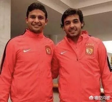 埃尔克森和高拉特以天价年薪“归化”我国，你认为对每逢比赛就“腿软”的国足有作用？