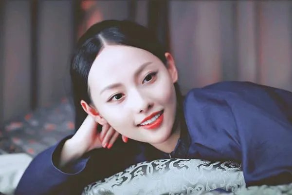 升级当妈颜值依旧在线，张嘉倪私下究竟是如何保养的呢？