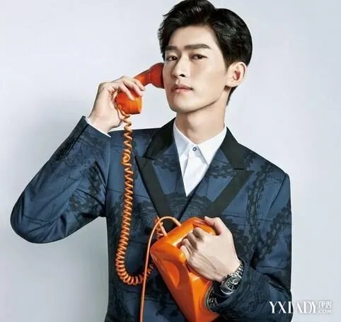 帅气张翰qq头像张翰一个笑容拿下慕容云海一角